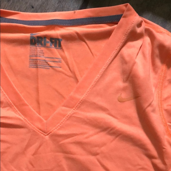 Nike dry fit long sleeve tee - Picture 2 of 3